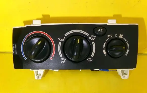 Renault Megane I Climate control unit 657718V