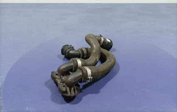 BMW X7 G07 Engine coolant pipe/hose 8598363