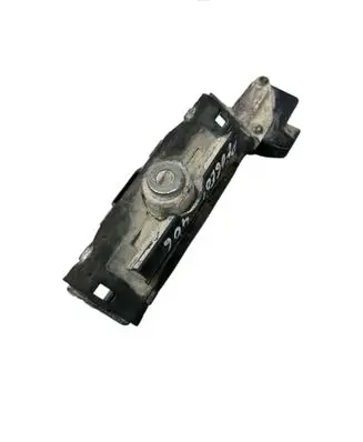 Peugeot 406 Tailgate exterior lock 
