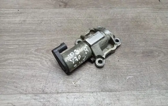 Volvo V70 Camshaft vanos timing valve 8670422 347116