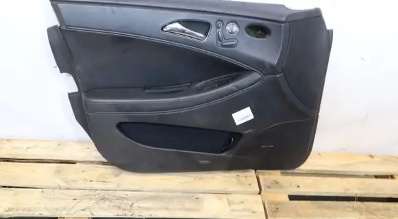 Mercedes-Benz CLS C219 Front door card panel trim