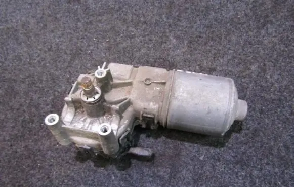 Ford Mondeo Mk III Wiper motor 0390241702 1s7117508aa