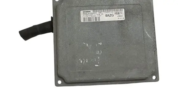 Ford Focus Engine control unit/module 5M5112A650HG 8AZG S118944001H