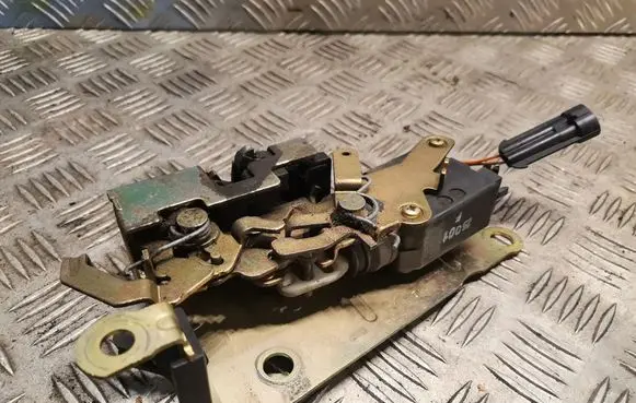 Smart ForTwo I Front door lock MCC0536