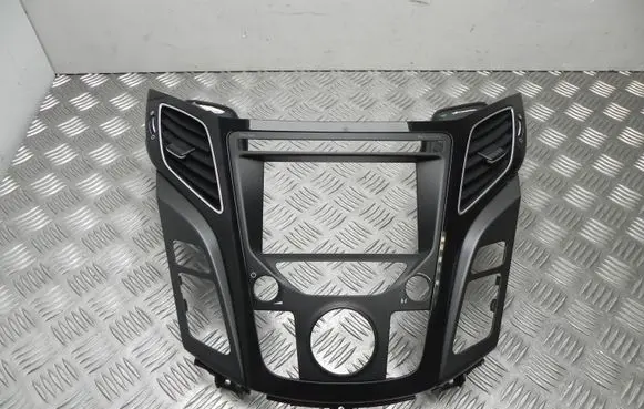 Hyundai i40 Climate control/heater control trim U09C673810 T8234