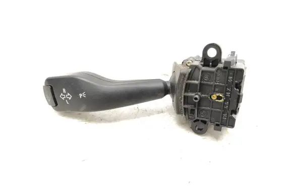 BMW X3 E83 Indicator stalk 8363668