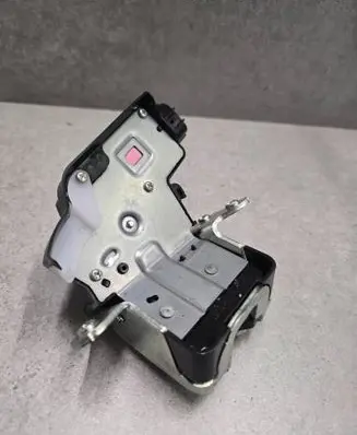 Toyota C-HR I Loading door lock