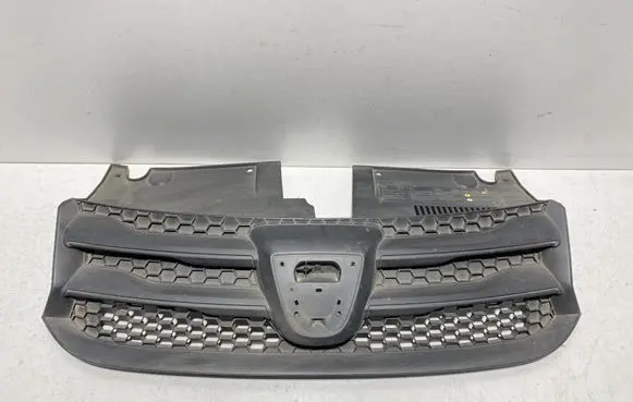 Dacia Sandero Front bumper upper radiator grill 1170261X