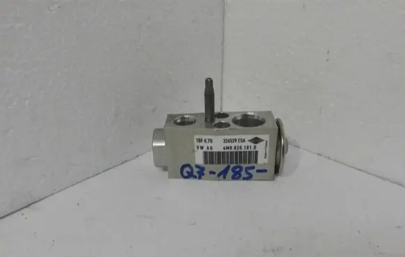Audi Q7 4M Air conditioning (A/C) expansion valve 4M0820181B