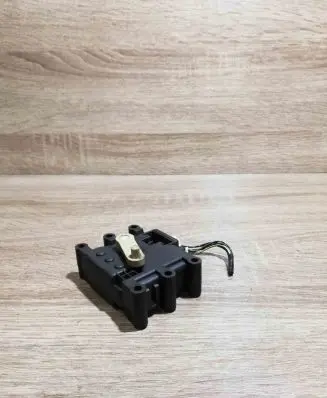 Mazda 323 Air flap motor/actuator 6215e