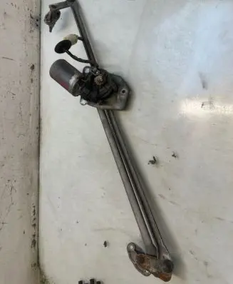 Mitsubishi Canter Front wiper linkage and motor 213