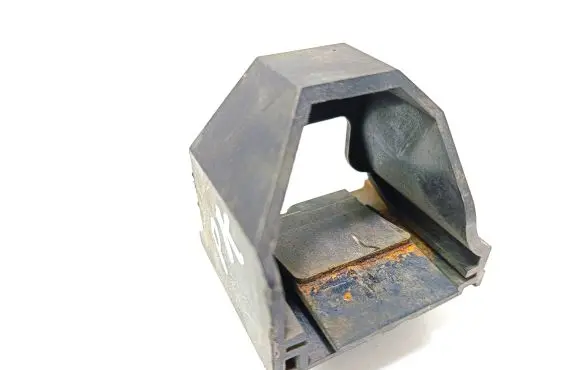 BMW 1 E81 E87 Radiator mount bracket 7807185