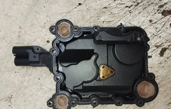 Audi Q7 4L Breather valve 06e103547