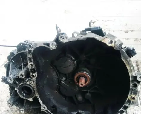 Mitsubishi Space Star Manual 5 speed gearbox 1023625