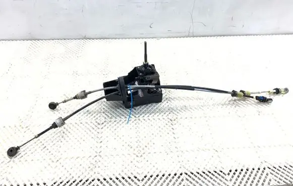 Opel Astra J Gear shift rod 55577540