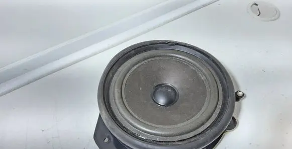 Audi A4 S4 B6 8E 8H Front door speaker 8E0035411