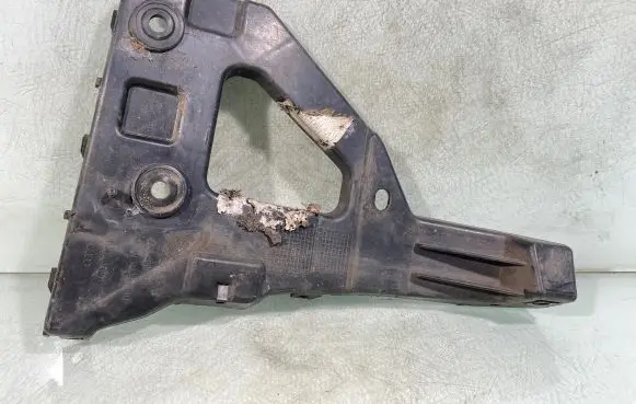 Audi A6 S6 C6 4F Front bumper mounting bracket 4f0807227