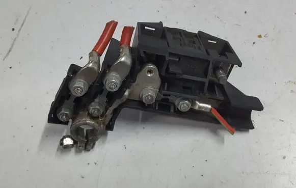 Audi TT TTS Mk2 Battery relay fuse 4F0915519