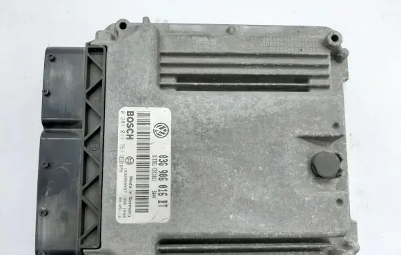 Volkswagen PASSAT B6 Engine control unit/module 03G906016BT 0281011761