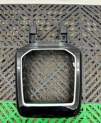 BMW 7 G70 Cigarette lighter front 6916378 584507