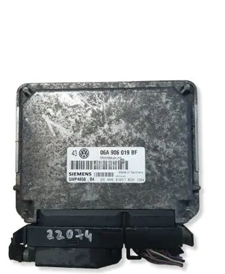 Volkswagen Golf V Engine control unit/module 06A906019BF 5WP485804