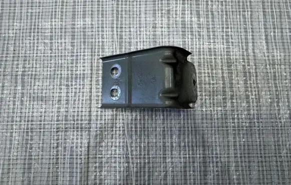 Maserati Grecale Fender mounting bracket C400