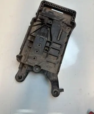Battery box tray