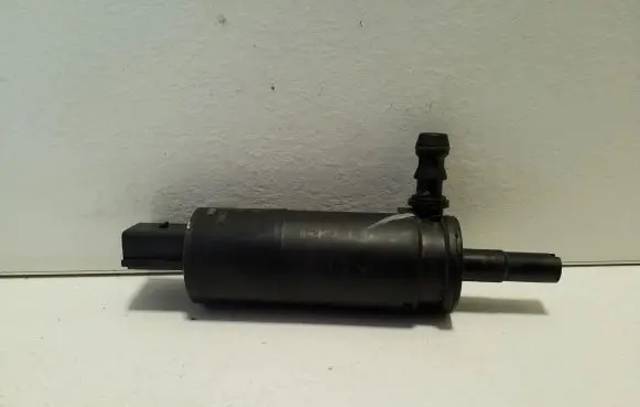 Volkswagen Eos Headlight washer pump 3B7955681