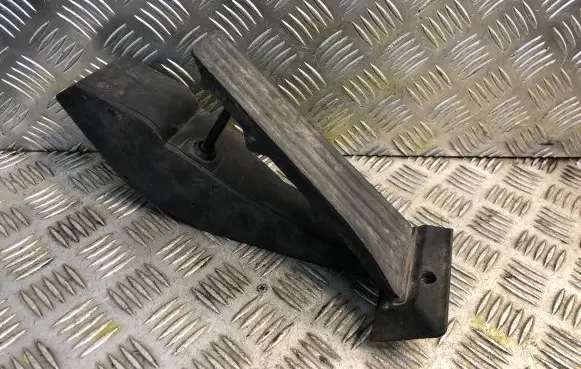 BMW 5 E60 E61 Accelerator throttle pedal 6766930