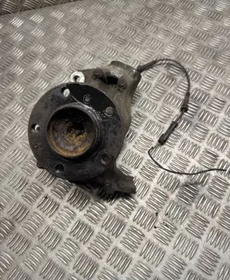 BMW 3 GT F34 Front wheel hub 6798984 189159