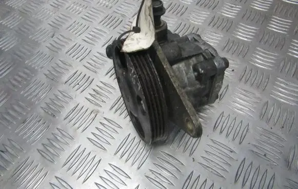 Mazda 323 Power steering pump