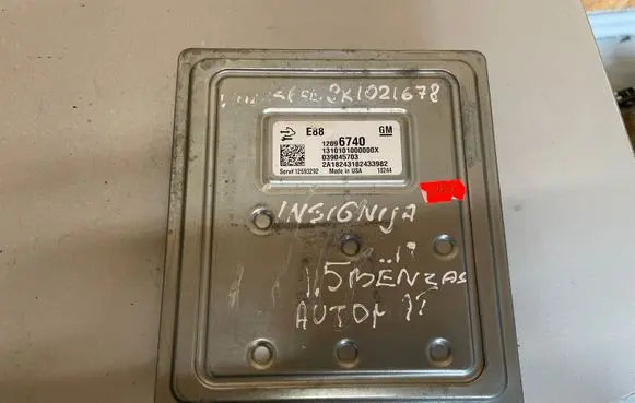Opel Insignia B Engine control unit/module 12696740