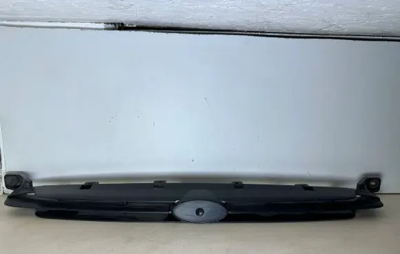 Ford Escort Front grill 95AB8200AE 44ZNEAR02588 AR02588