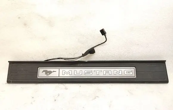 Ford Mustang VI Front sill trim cover FR3J6313222AAW