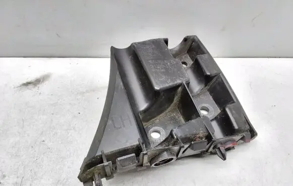 Volvo V40 Headlight/headlamp mounting bracket 31383457