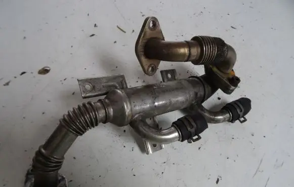 Volkswagen Golf IV EGR valve cooler 038131513K