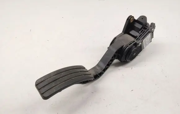 Renault Latitude (L70) Accelerator throttle pedal 180050001R