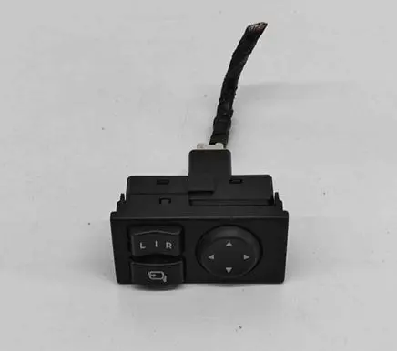 Isuzu D-Max Wing mirror switch M42200
