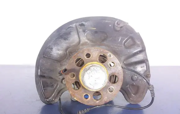 Mercedes-Benz GLK (X204) Front wheel hub spindle knuckle