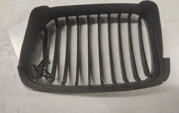 BMW 3 E46 Front bumper upper radiator grill