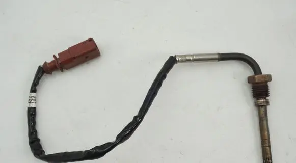 Volkswagen Touareg II Exhaust gas temperature sensor 059906088CG