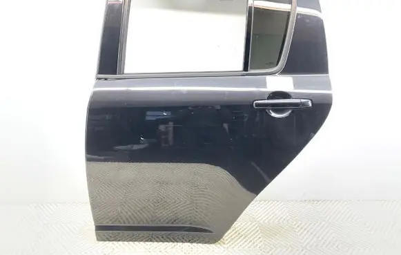 Suzuki Swift I Rear door