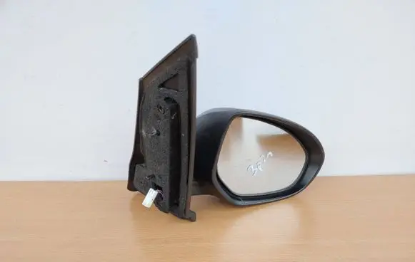 Mazda 3 II Front door electric wing mirror E4022683