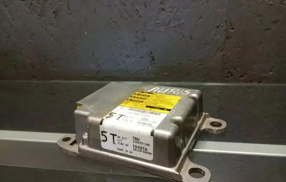Toyota Auris 150 Airbag control unit/module 8917002560 215537106