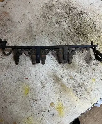 Volkswagen PASSAT B3 Fuel main line pipe 0211333171
