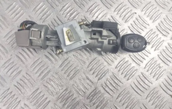 Ford Focus C-MAX Ignition lock 3M513F880AC