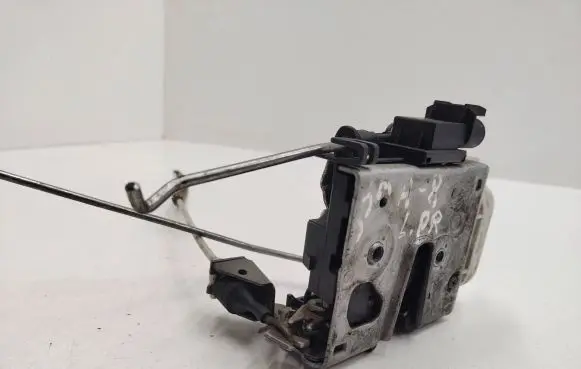 Audi A8 S8 D2 4D Front door lock