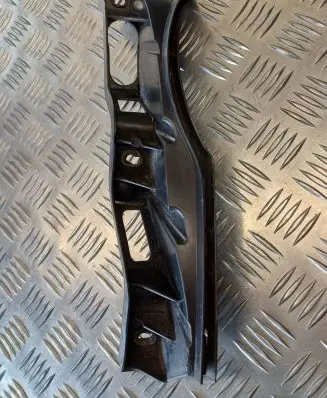 Volkswagen PASSAT B6 Front bumper mounting bracket 3C0807890