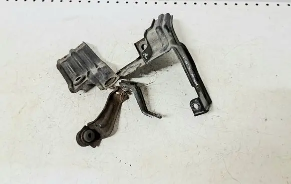 Honda FR-V Radiator mount bracket