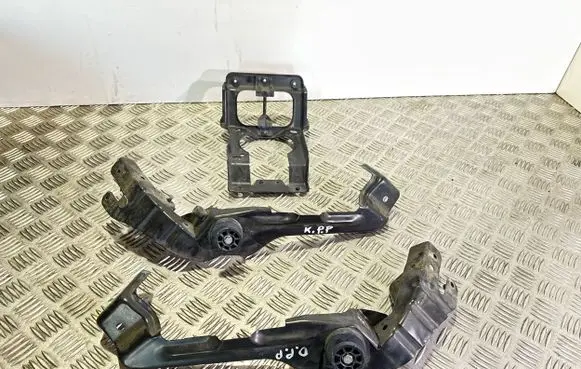 Mercedes-Benz E W211 Radiator support slam panel bracket 